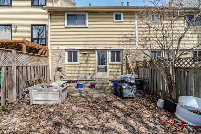 102 Courtleigh Square, Brampton - photo 36