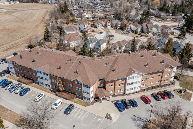 #112-250 Robert Street, Shelburne - photo 2