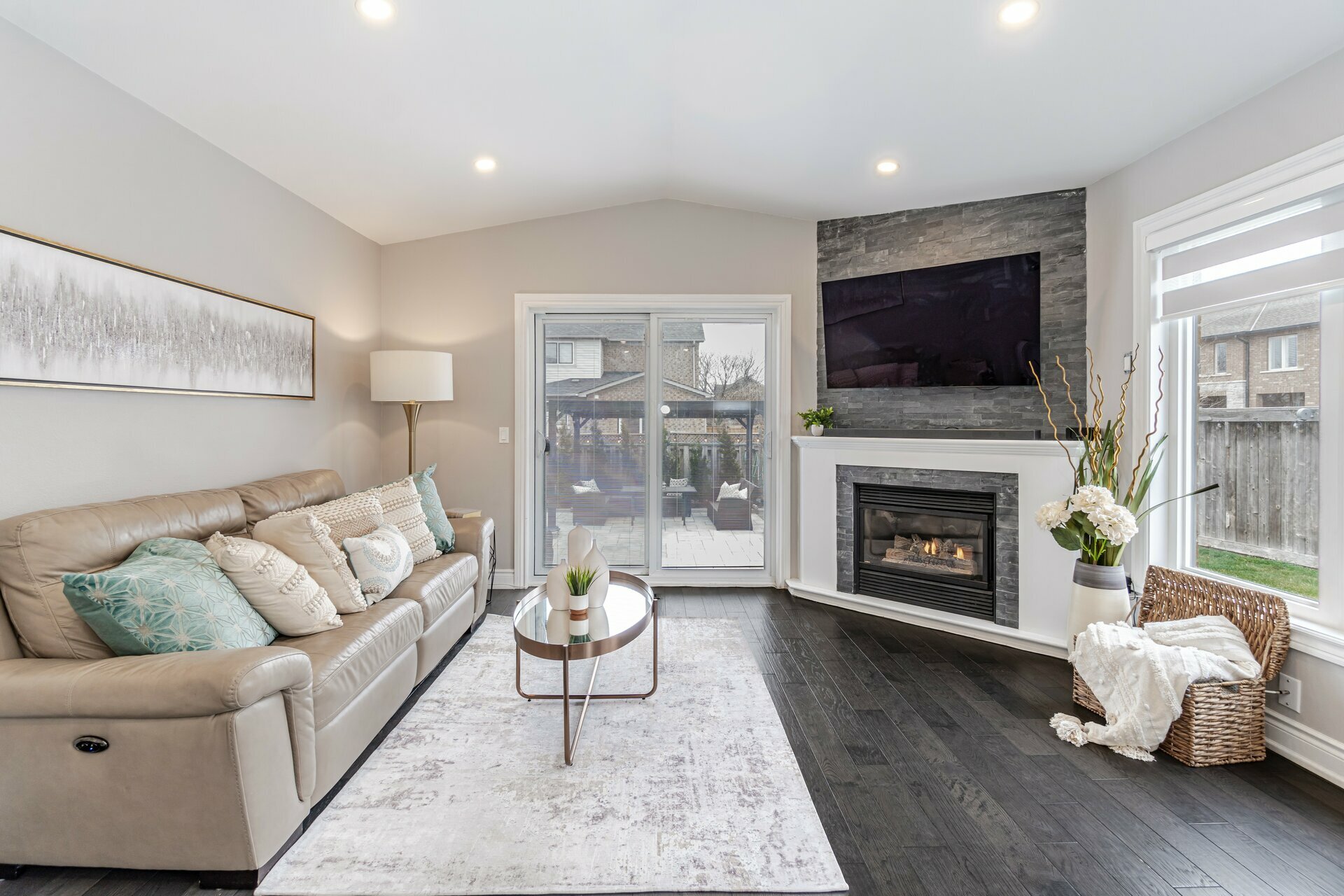 2974 Glover Lane, Burlington Realmedia Tours