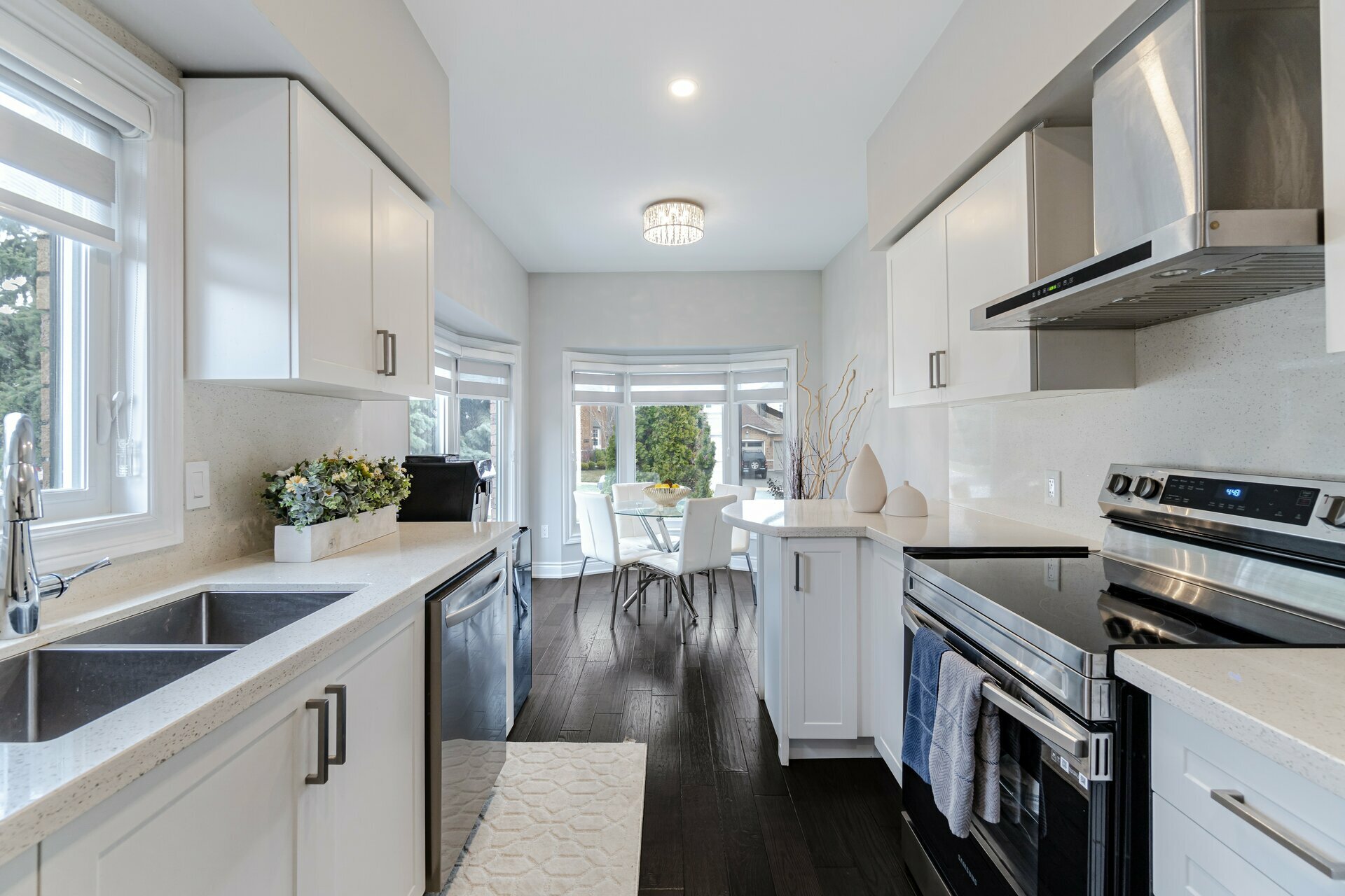 2974 Glover Lane, Burlington Realmedia Tours