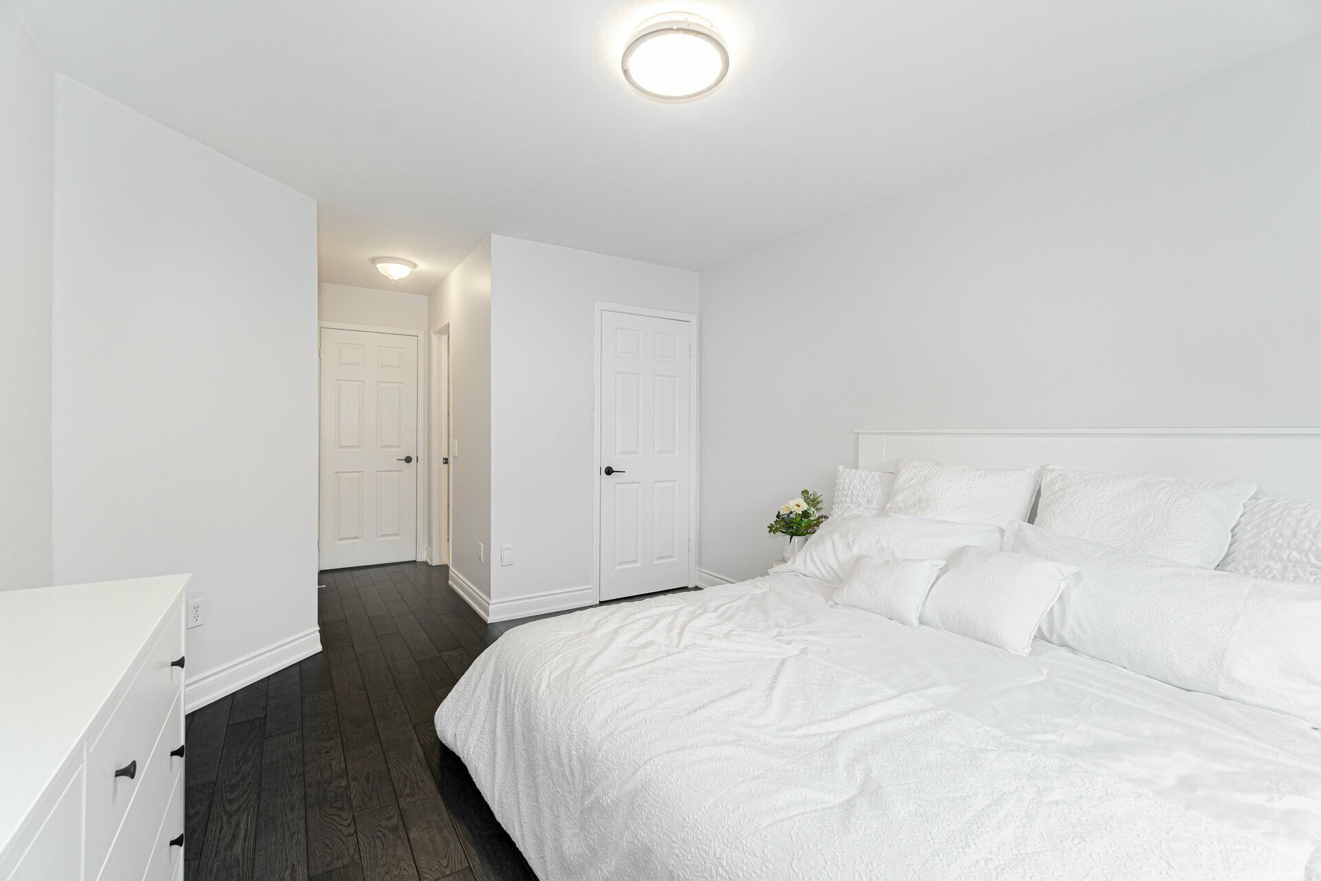 2974 Glover Lane, Burlington Realmedia Tours