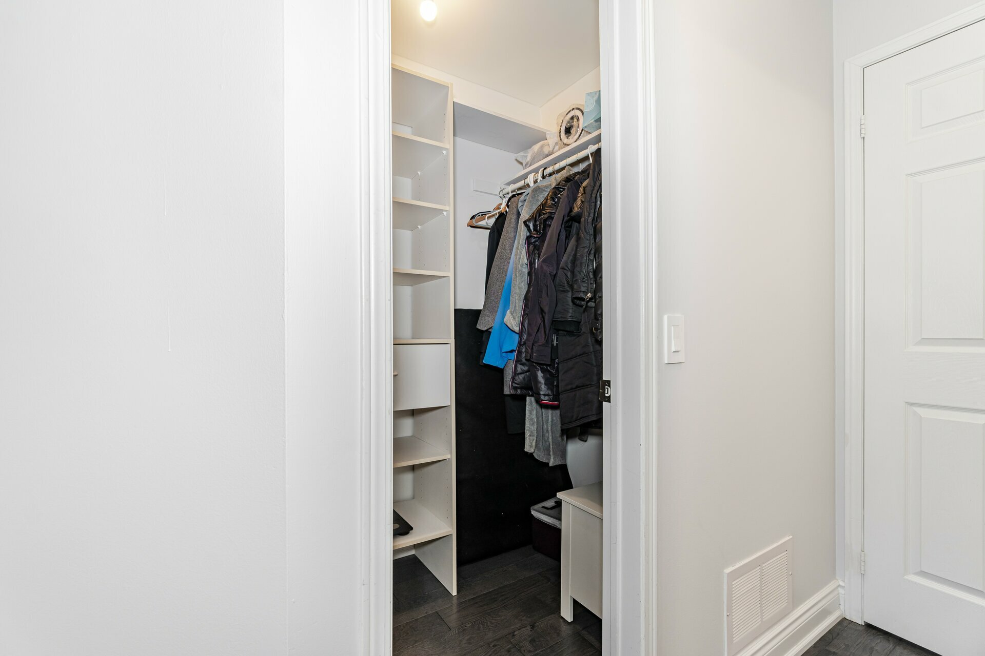 2974 Glover Lane, Burlington Realmedia Tours