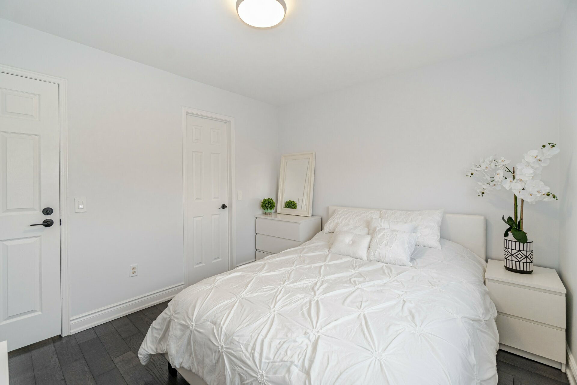 2974 Glover Lane, Burlington Realmedia Tours