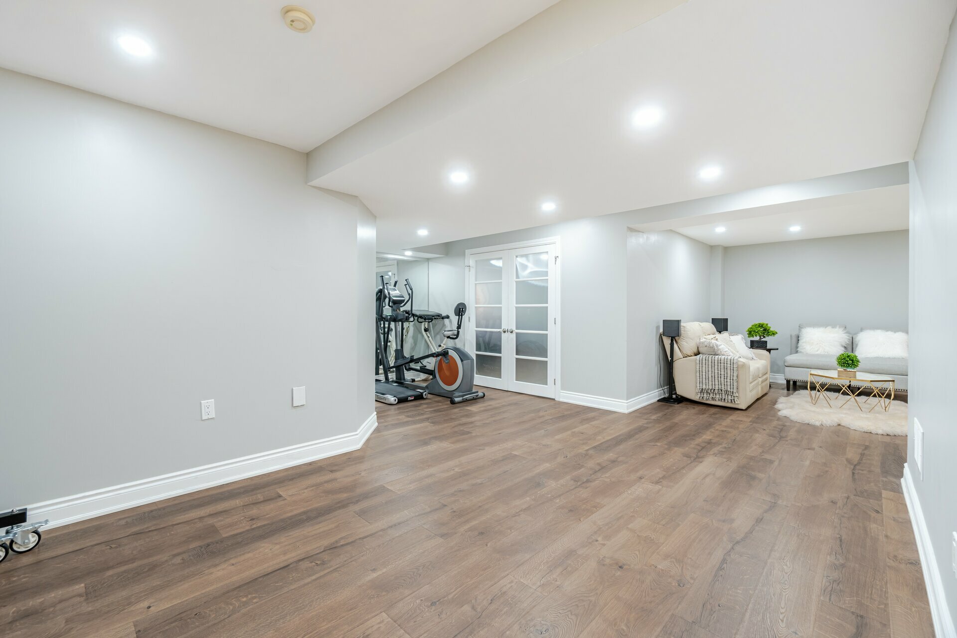 2974 Glover Lane, Burlington Realmedia Tours