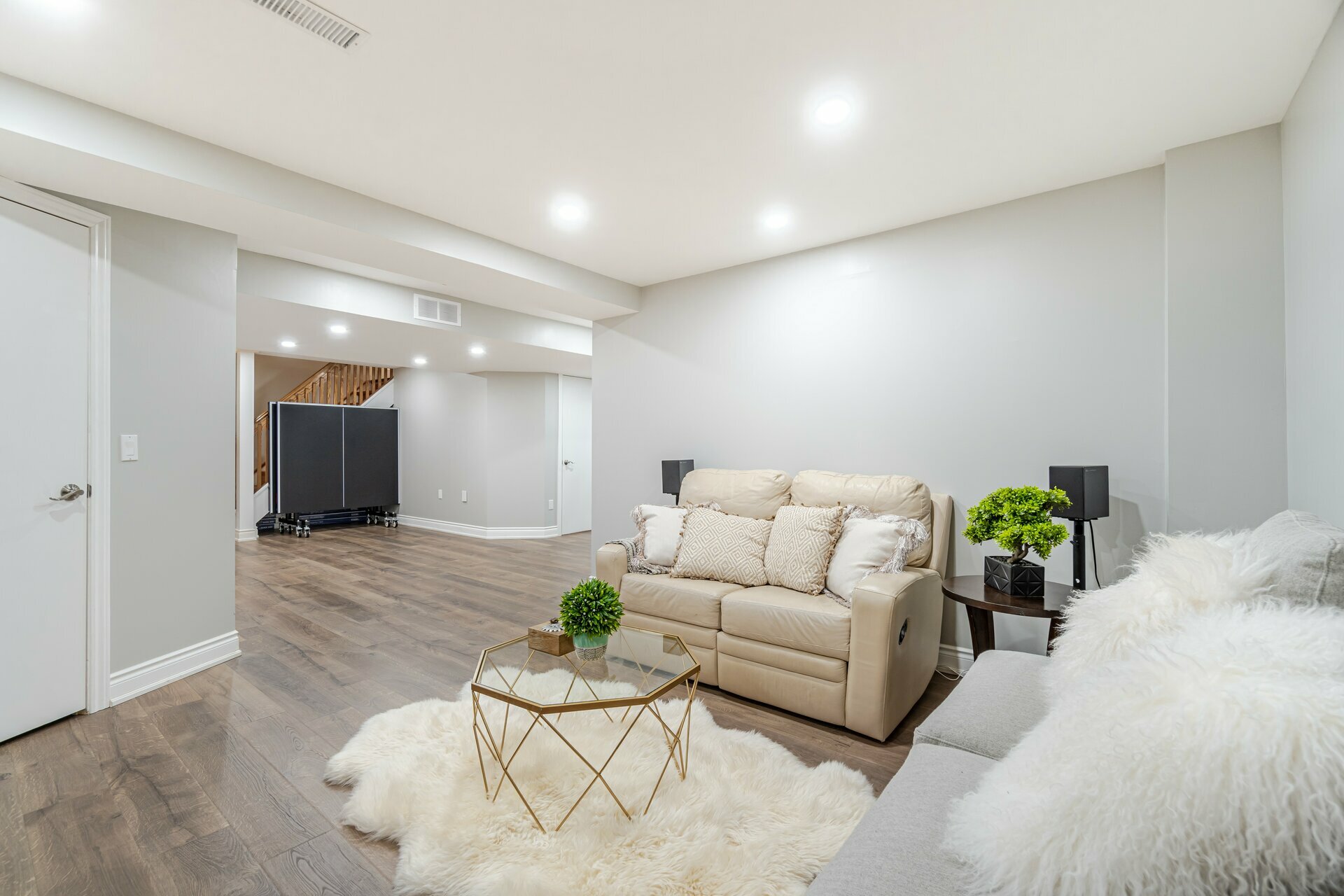 2974 Glover Lane, Burlington Realmedia Tours