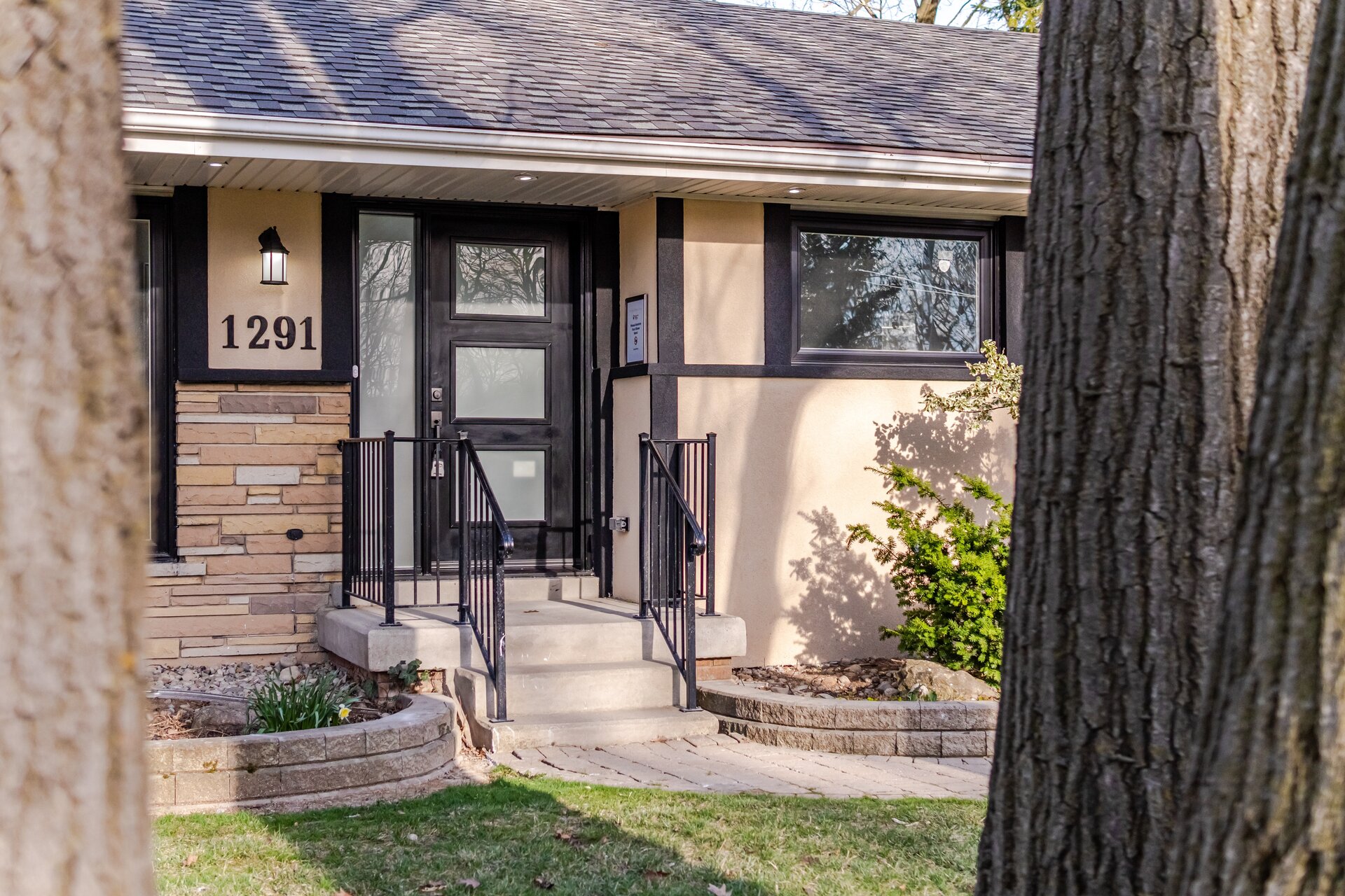 1291 Princeton Crescent by Jag Billen