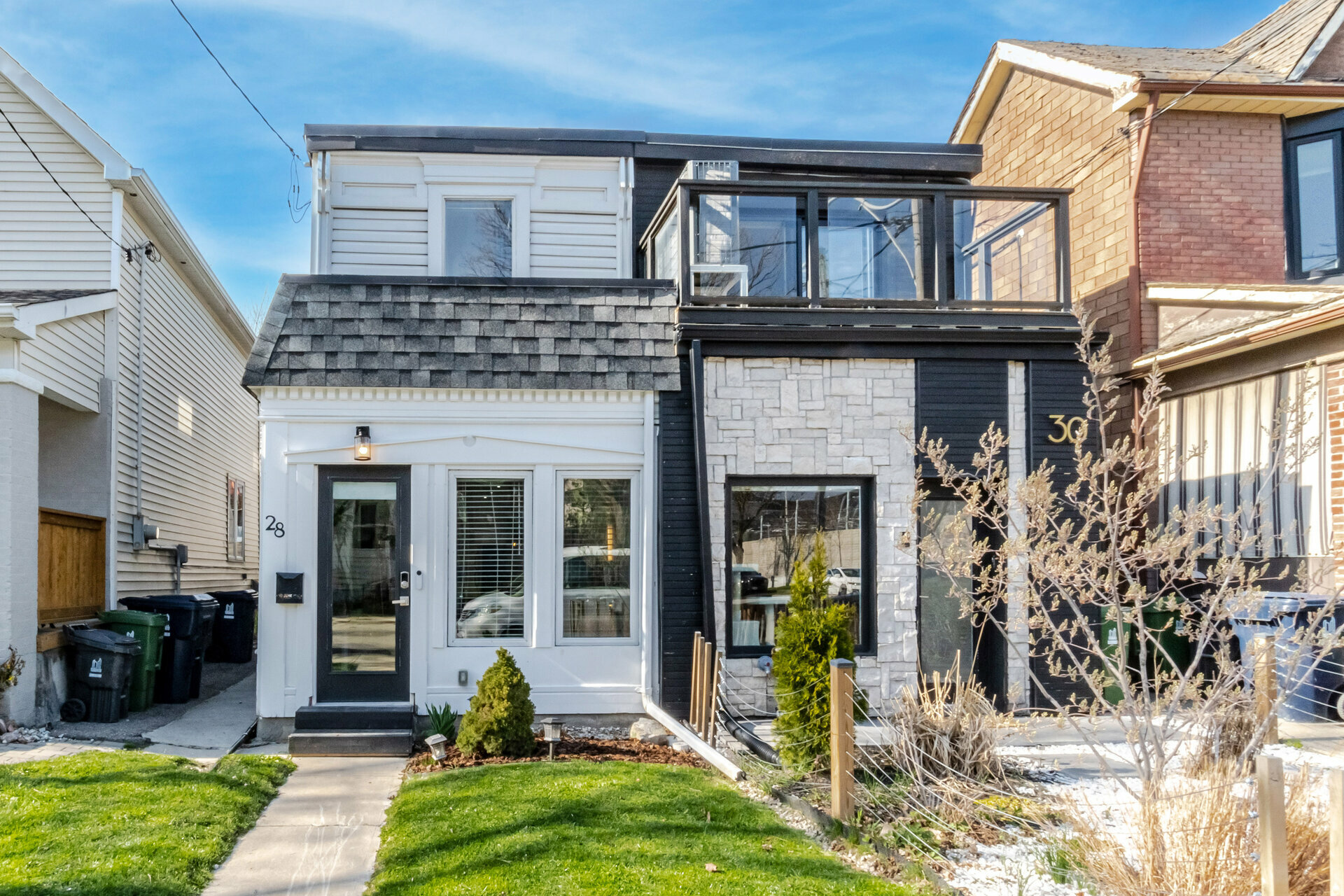 28 Minto Street by ANDREW DOUMONT