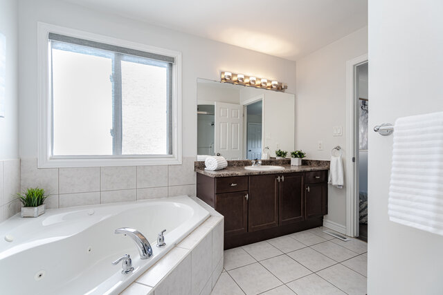 1435 Mickleborough Drive, London - photo 33