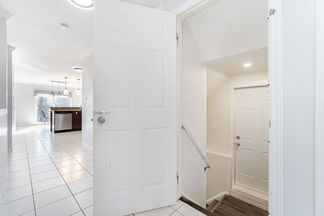 1435 Mickleborough Drive, London - photo 44