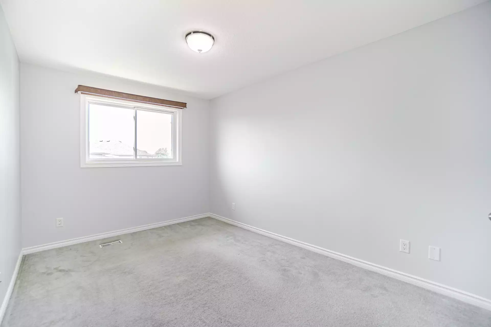 2688824
