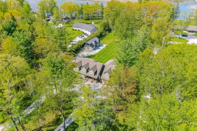 20692 Yonge Street, East Gwillimbury - photo 2