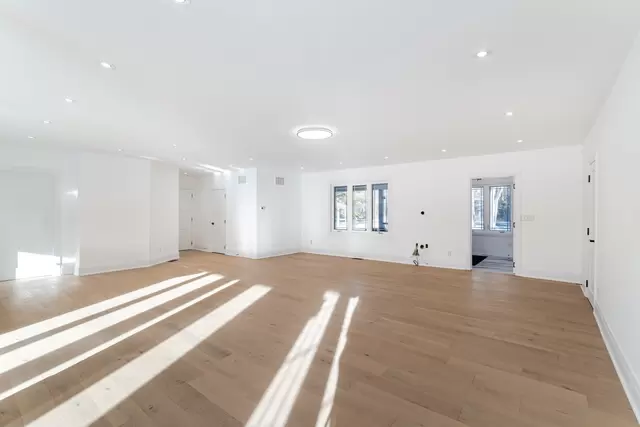 20692 Yonge Street, East Gwillimbury - photo 18