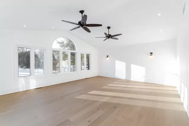 20692 Yonge Street, East Gwillimbury - photo 37