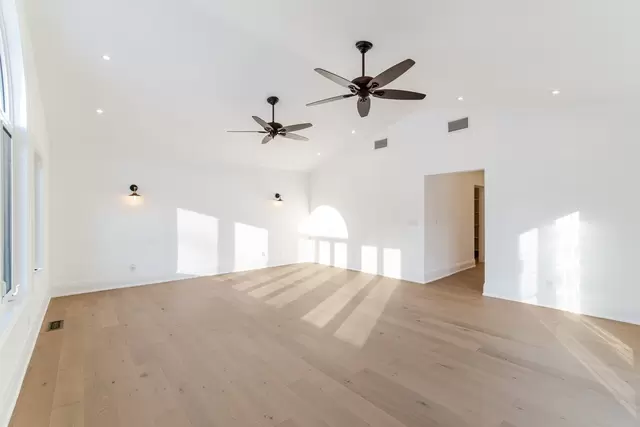 20692 Yonge Street, East Gwillimbury - photo 40