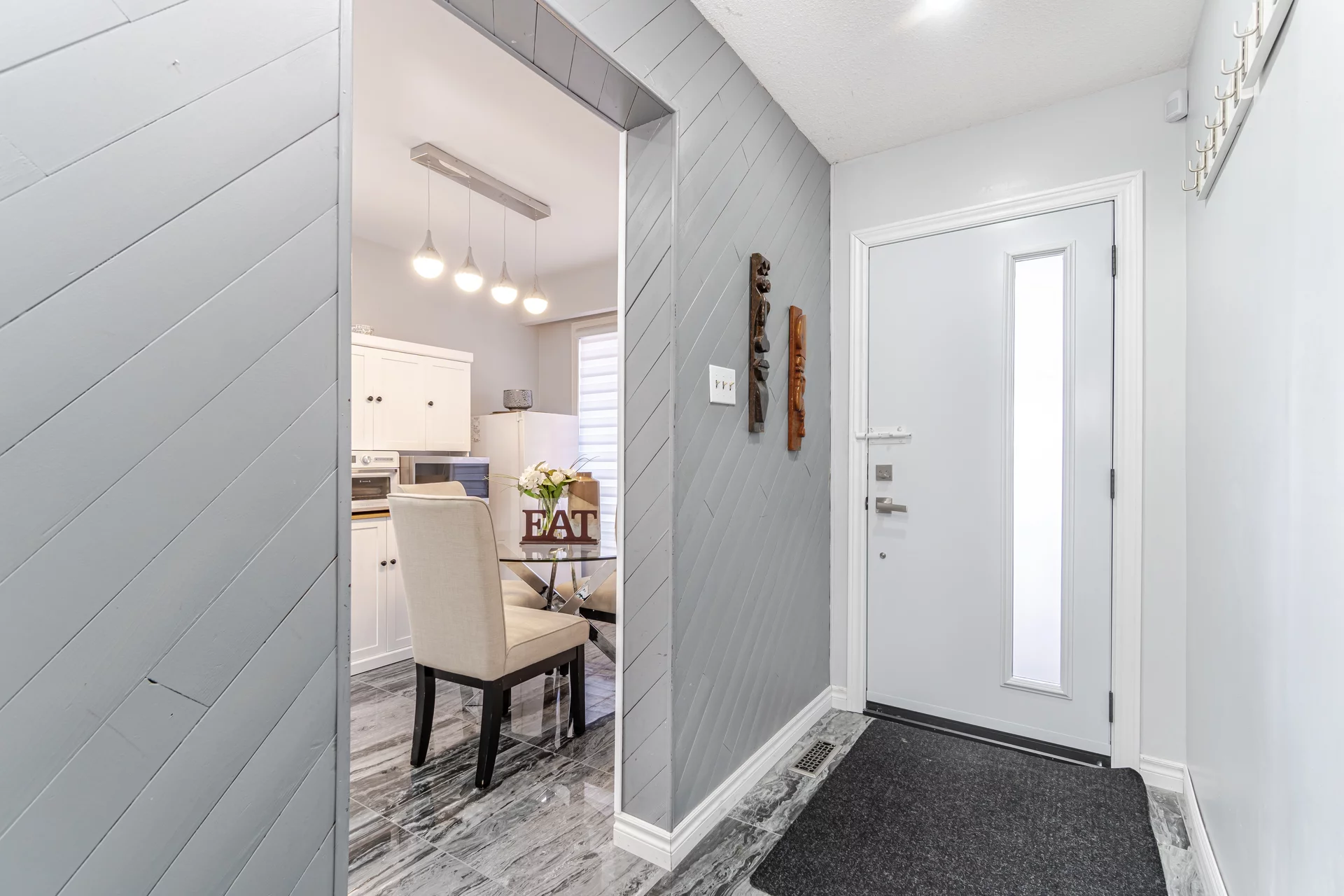 2696936