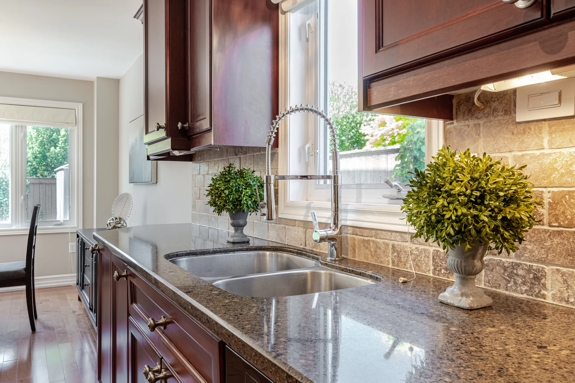 2698508