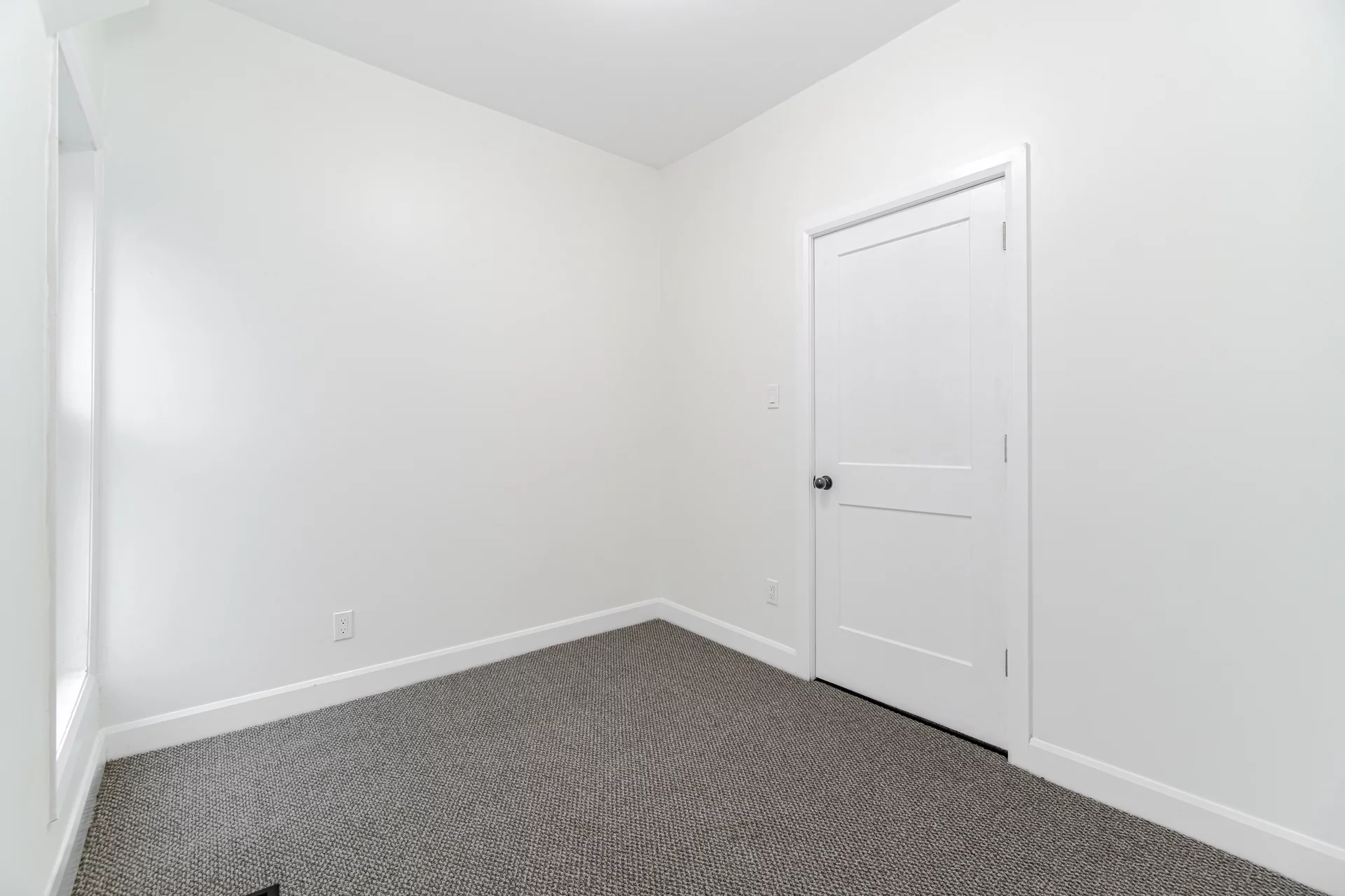 439 Ferguson Avenue North, Hamilton - photo 27