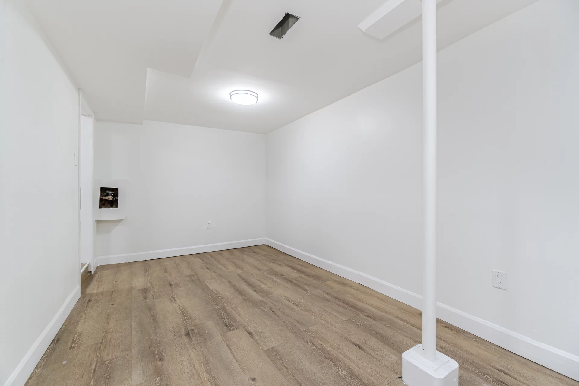 439 Ferguson Avenue North, Hamilton - photo 33