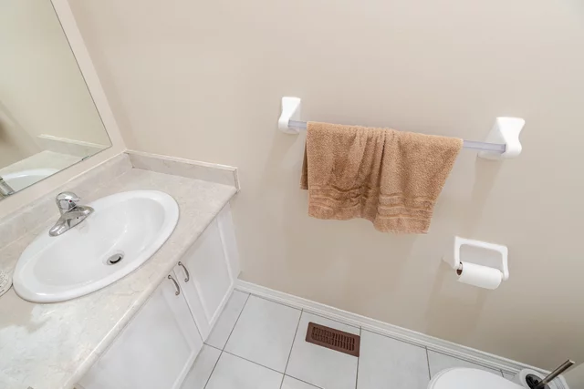 10 Reynolds Avenue, Brampton - photo 25