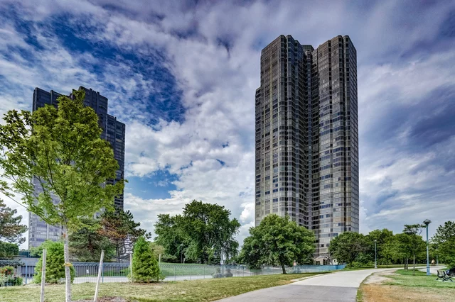 #3703-1 Palace Pier Court, Etobicoke - photo 3