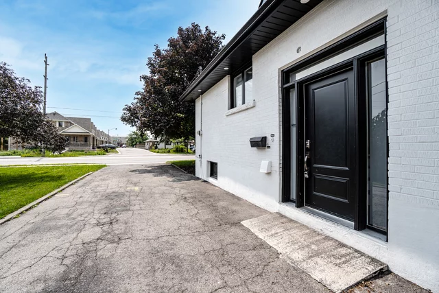 281 Queen Street East, Halton Hills - photo 5