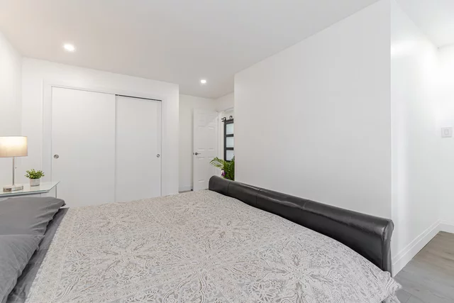 281 Queen Street East, Halton Hills - photo 21