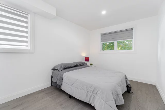 281 Queen Street East, Halton Hills - photo 22