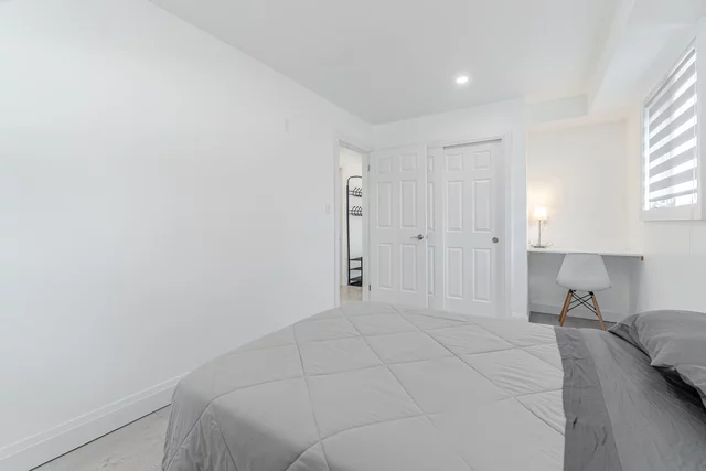 281 Queen Street East, Halton Hills - photo 23