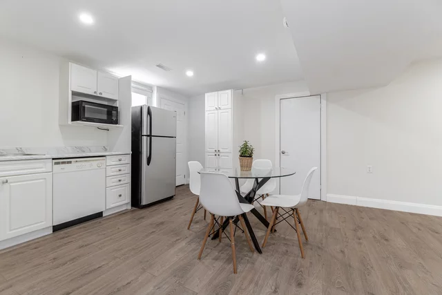 281 Queen Street East, Halton Hills - photo 30