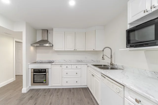 281 Queen Street East, Halton Hills - photo 32