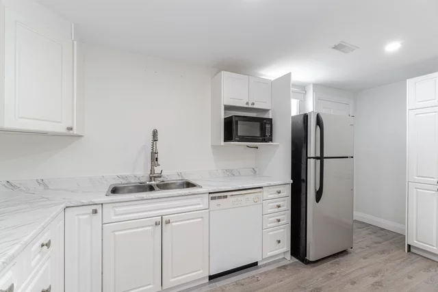 281 Queen Street East, Halton Hills - photo 33