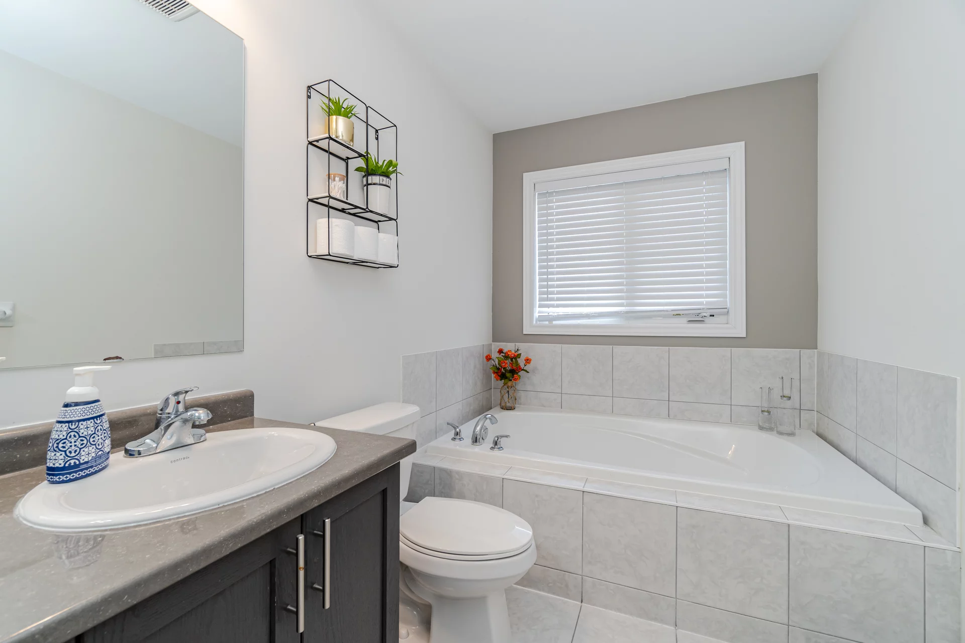 18 Isle Royal Terrace, Brampton - photo 30