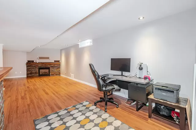 25 Mowat Crescent, Georgetown - photo 60