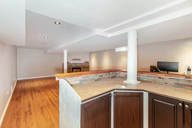 25 Mowat Crescent, Georgetown - photo 64