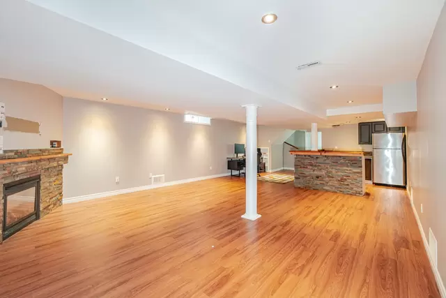 25 Mowat Crescent, Georgetown - photo 65