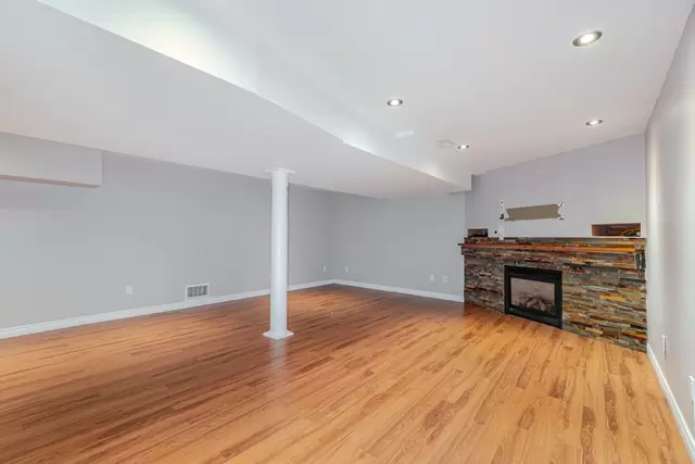 25 Mowat Crescent, Georgetown - photo 67