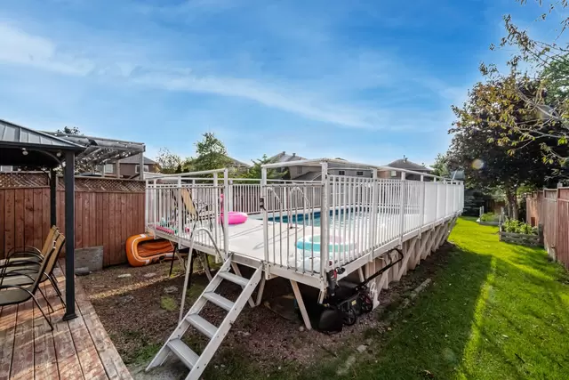 25 Mowat Crescent, Georgetown - photo 72