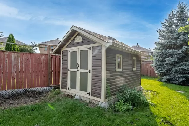 25 Mowat Crescent, Georgetown - photo 76