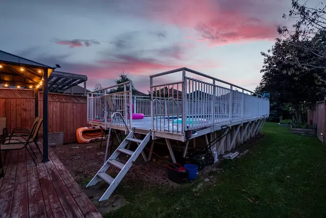 25 Mowat Crescent, Georgetown - photo 82
