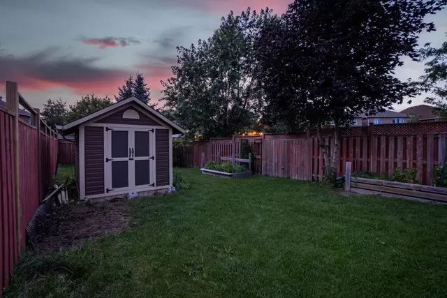 25 Mowat Crescent, Georgetown - photo 85