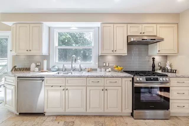 888 Maple Avenue, Milton - photo 29