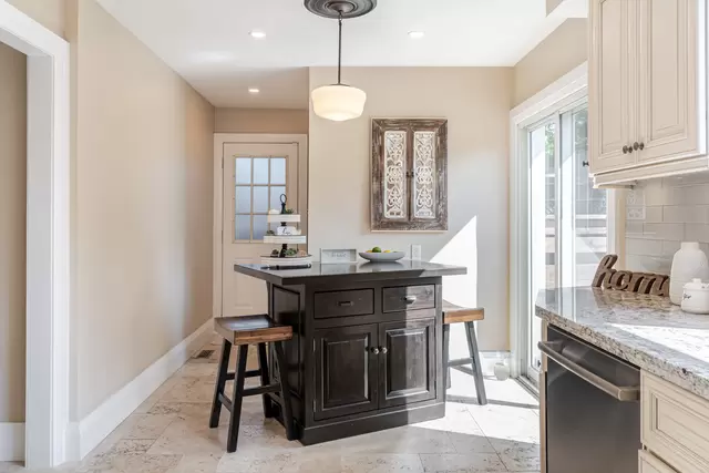 888 Maple Avenue, Milton - photo 37