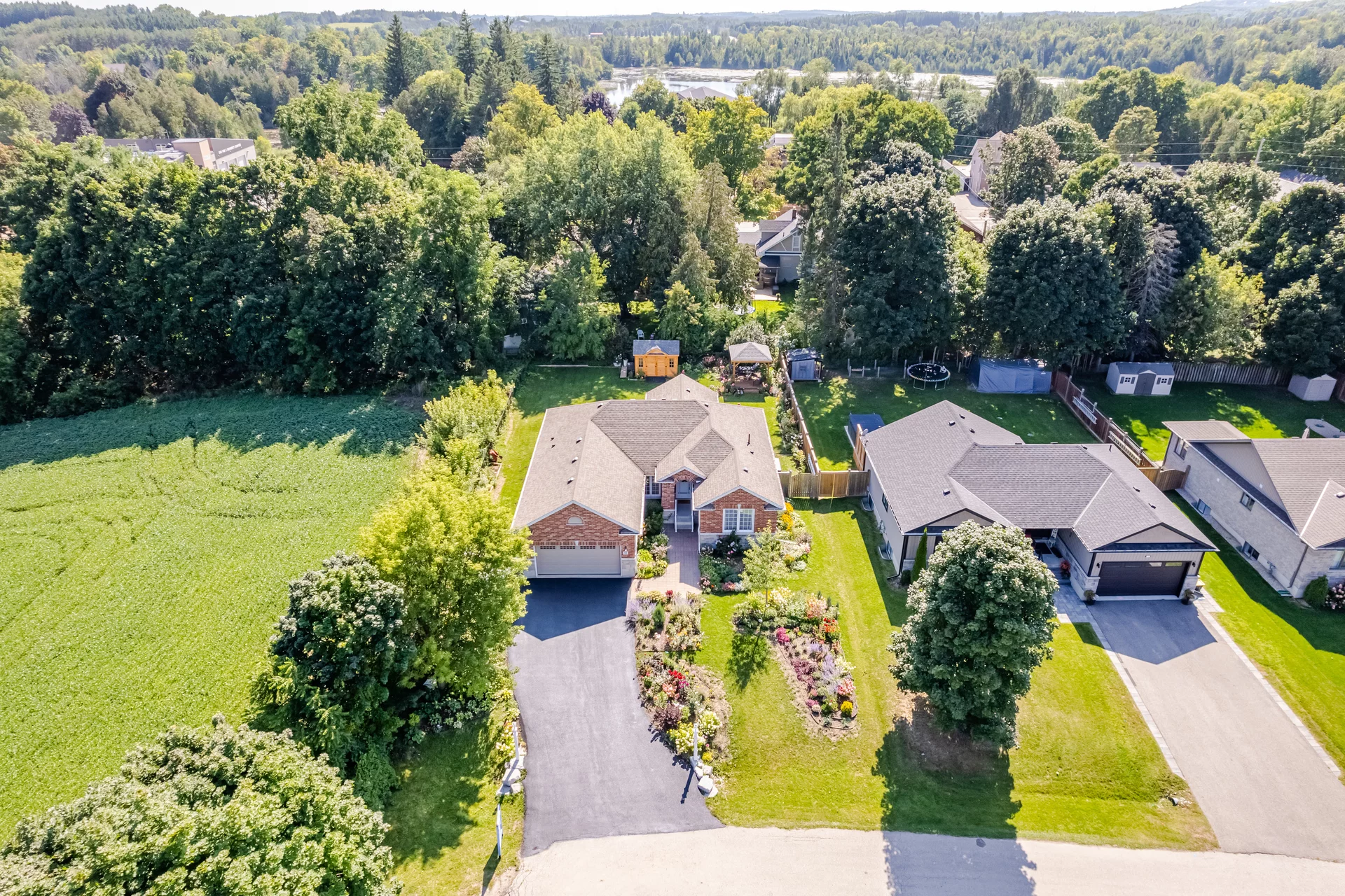 18 Spruce Street, Hillsburgh - photo 2