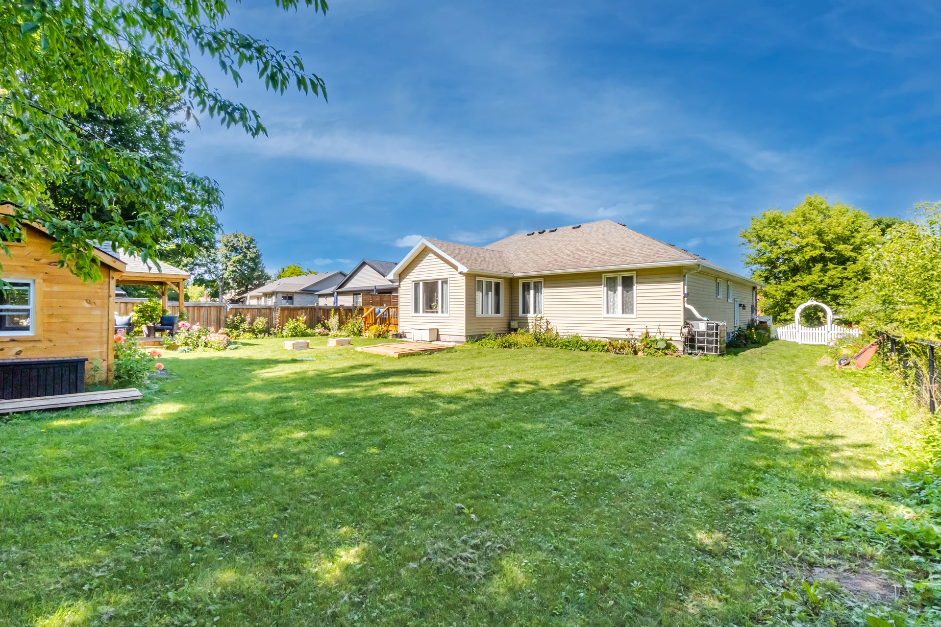 18 Spruce Street, Hillsburgh - photo 60