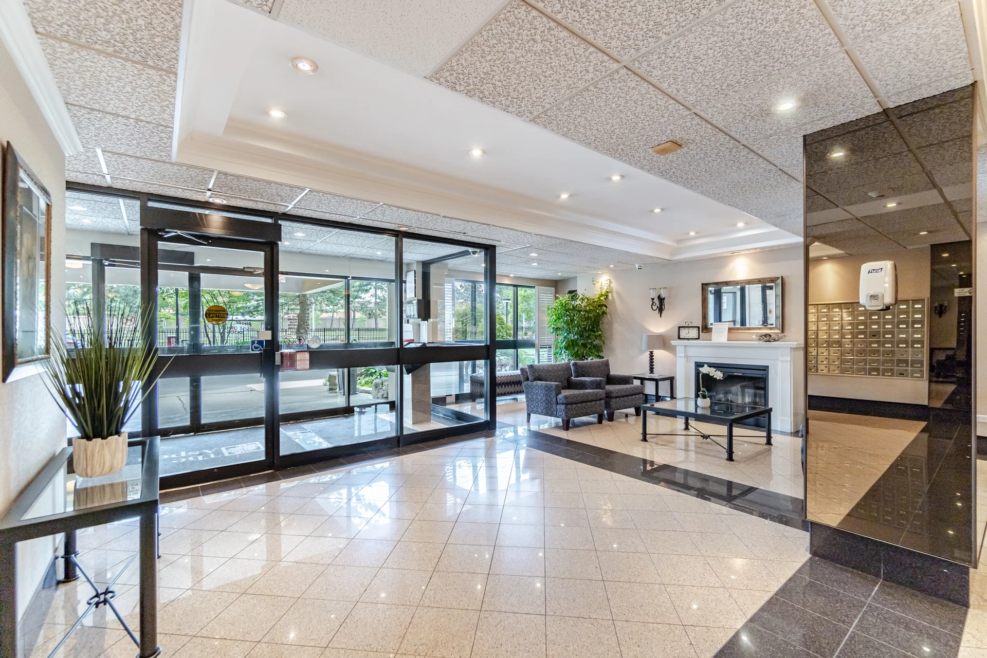 #105-1300 Mississauga Valley Boulevard, Mississauga - photo 3