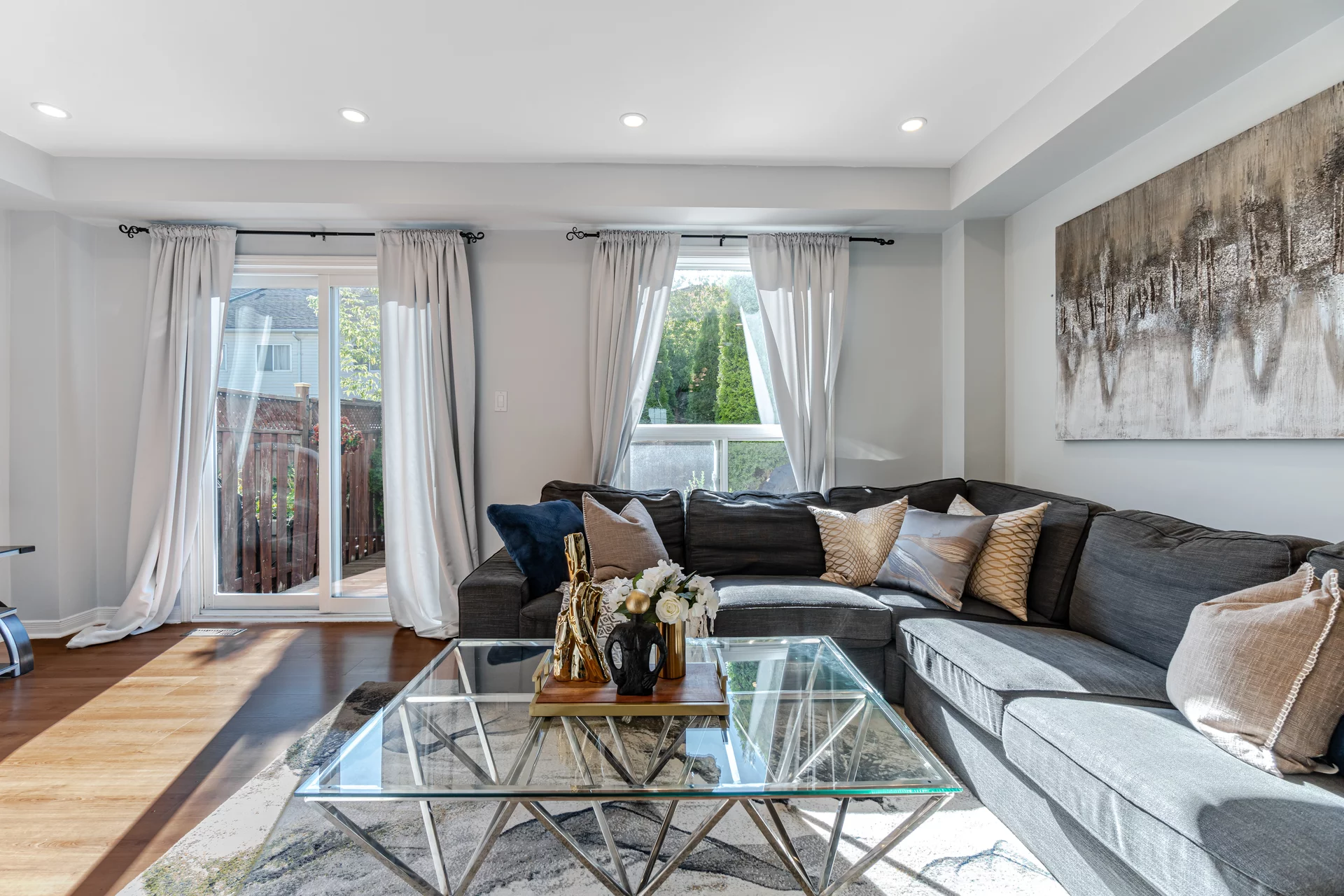 2807958