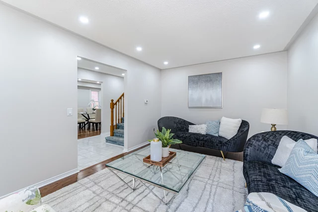 13 Nuffield Street, Brampton - photo 10