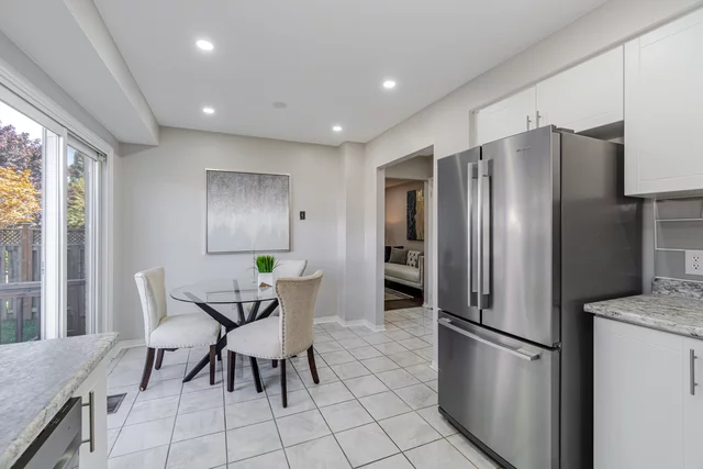 13 Nuffield Street, Brampton - photo 22