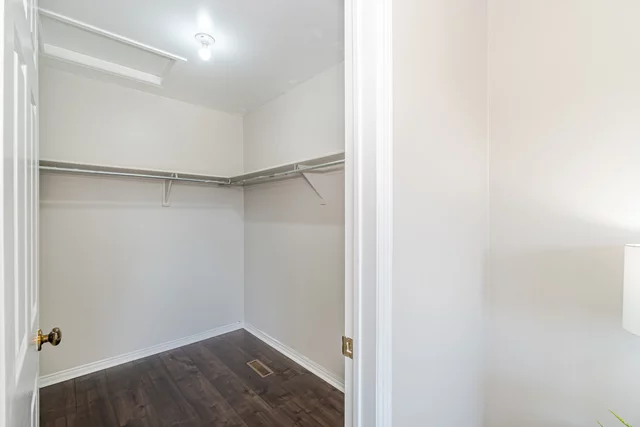 13 Nuffield Street, Brampton - photo 33