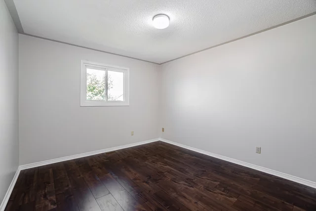 13 Nuffield Street, Brampton - photo 39